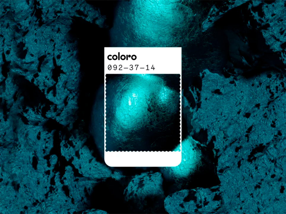 Imagem abstrata em tons de verde-azulado intenso, representando a cor Transformative Teal da WGSN 2026, com textura orgânica e iluminação suave que transmite profundidade, introspecção e transformação.